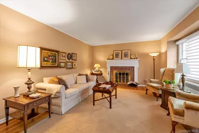 55 Vassar Street, Garden City, NY 11530 - Photo 2