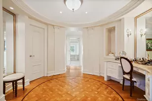 10 Hill Rd, Sands Point, NY 11050 - Photo 20