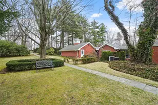 10 Hill Rd, Sands Point, NY 11050 - Photo 42