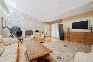 10 Hill Rd, Sands Point, NY 11050 - Photo 14