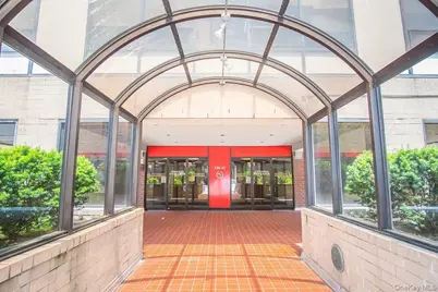 136 17 Maple Ave #14H, Flushing, NY 11355 - Photo 2