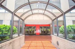 136 17 Maple Ave, Flushing, NY 11355 - Photo 2