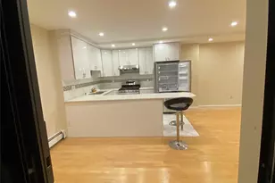 136 17 Maple Ave, Flushing, NY 11355 - Photo 8