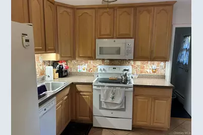 9 Sycamore Drive, Hyde Park, NY 12538 - Photo 12