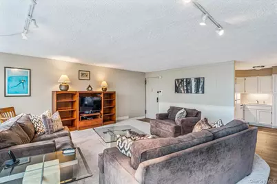 7-24 166th Street #8C, Whitestone, NY 11357 - Photo 4