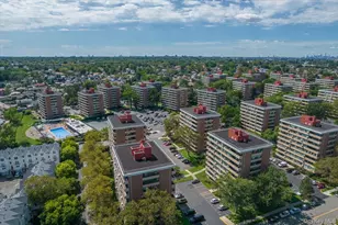 7-24 166th St, Whitestone, NY 11357 - Photo 22