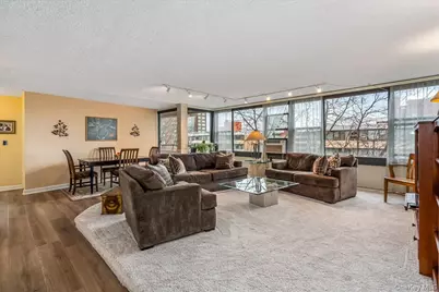 7-24 166th Street #8C, Whitestone, NY 11357 - Photo 2