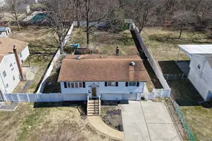 1081 Bay Shore Ave, Bay Shore, NY 11706 - Photo 22