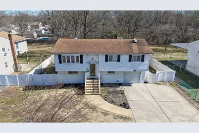 1081 Bay Shore Avenue, Bay Shore, NY 11706 - Photo 2