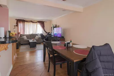 1081 Bay Shore Avenue, Bay Shore, NY 11706 - Photo 8