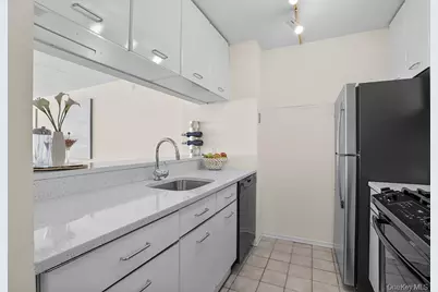 4 Martine Avenue #1011, White Plains, NY 10606 - Photo 10