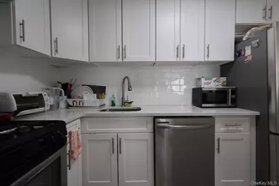 138-35 Elder Avenue #9C, Flushing, NY 11355 - Photo 6