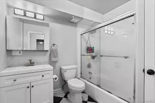 130 Colonial Pkwy, Yonkers, NY 10710 - Photo 12