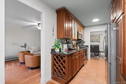 130 Colonial Parkway #1F, Yonkers, NY 10710 - Photo 8