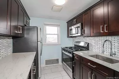 926 Second Avenue #2nd Floor, Franklin Square, NY 11010 - Photo 4