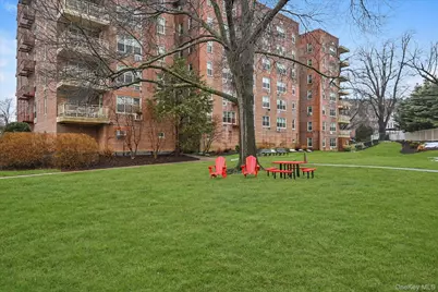 23-25 Bell Boulevard #6J, Bayside, NY 11360 - Photo 14