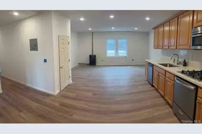 369 Warburton Avenue #2B, Yonkers, NY 10701 - Photo 1