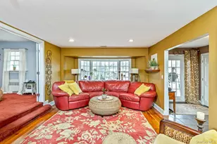 34 Peterborough Dr, Northport, NY 11768 - Photo 6