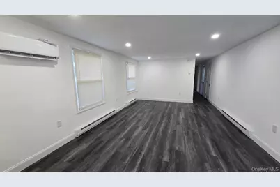 135 Village Circle W, Manorville, NY 11949 - Photo 10