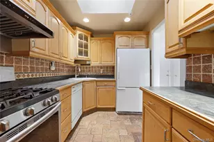 5-37 117th St, College Point, NY 11356 - Photo 4