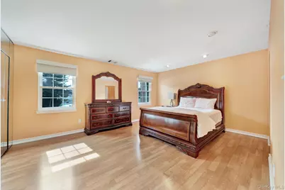 11 Manors Drive, Jericho, NY 11753 - Photo 24