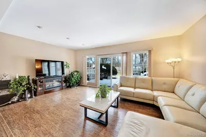 11 Manors Drive, Jericho, NY 11753 - Photo 14