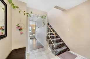 11 Manors Dr, Jericho, NY 11753 - Photo 4