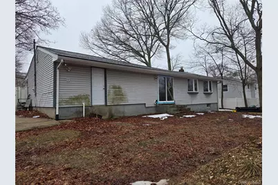 357 Holbrook Road, Ronkonkoma, NY 11779 - Photo 2