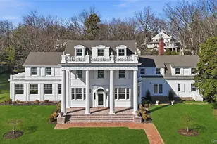 158 E Shore Rd, Huntington, NY 11743 - Photo 2