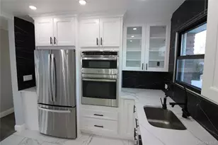 26 Circle Ln, Bay Shore, NY 11706 - Photo 8