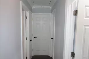 26 Circle Ln, Bay Shore, NY 11706 - Photo 12