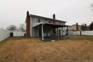 26 Circle Ln, Bay Shore, NY 11706 - Photo 2