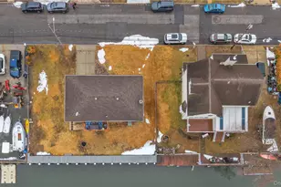 2666 Peconic Ave, Seaford, NY 11783 - Photo 30