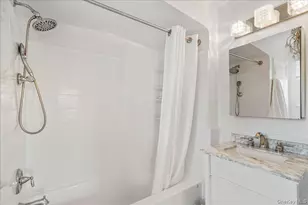 13 Arbor Pl, Glen Cove, NY 11542 - Photo 18