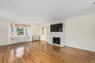 13 Arbor Pl, Glen Cove, NY 11542 - Photo 4