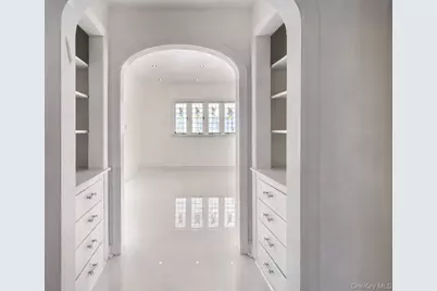 13 Arbor Place, Glen Cove, NY 11542 - Photo 6