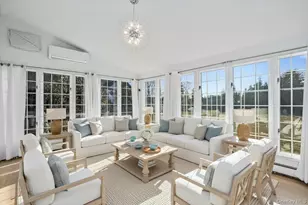 13 Arbor Pl, Glen Cove, NY 11542 - Photo 12