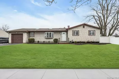 893 Connetquot Avenue, Islip Terrace, NY 11752 - Photo 2