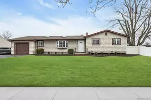 893 Connetquot Ave, Islip Terrace, NY 11752 - Photo 2