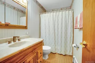 893 Connetquot Ave, Islip Terrace, NY 11752 - Photo 22