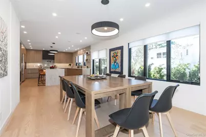 1 Bentley Road, Great Neck, NY 11023 - Photo 14