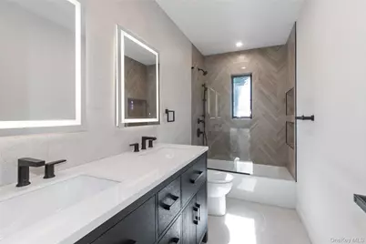 1 Bentley Road, Great Neck, NY 11023 - Photo 24