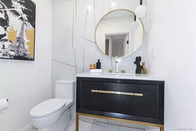 1 Bentley Road, Great Neck, NY 11023 - Photo 16