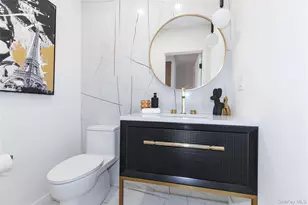 1 Bentley Rd, Great Neck, NY 11023 - Photo 16