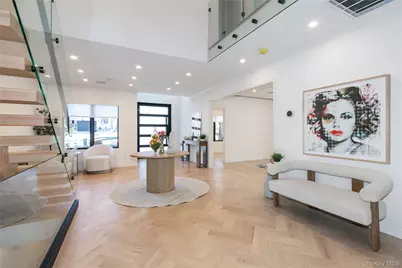 1 Bentley Road, Great Neck, NY 11023 - Photo 2