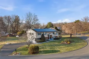 6 Cider Mill Ct, New City, NY 10956 - Photo 2