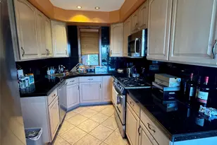 722 King Ave, Bronx, NY 10464 - Photo 10