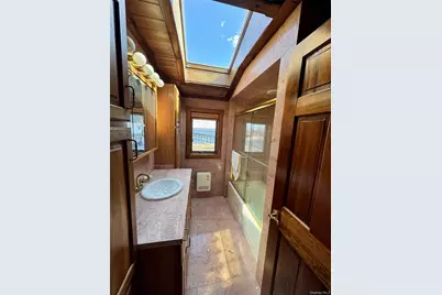 722 King Avenue, Bronx, NY 10464 - Photo 14