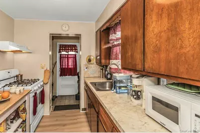 62 Ash Street, Valley Stream, NY 11580 - Photo 6