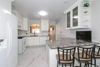 8 Plymouth Road, Great Neck, NY 11023 - Photo 10